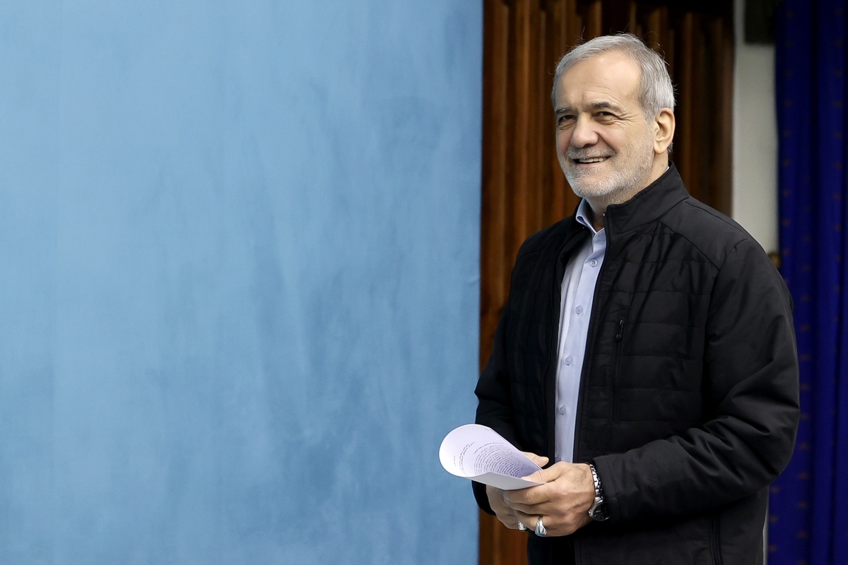 پزشکیان: دانشجویان امید فردای کشور هستند