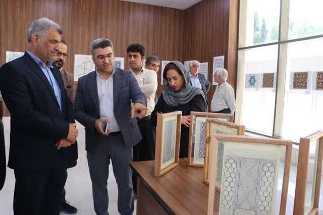 گشایش نمایشگاه آثار طراحی گره‌ چینی در آرامگاه سعدی