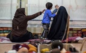 یکی از دغدغه های جدی امروز موضوع بیمه زنان سرپرست خانوار و زنان خانه دار است