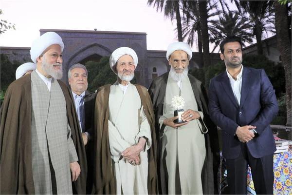 اهدای چهارصد و هجدهمین نشان ملی مفاخر به فیلسوف فارس