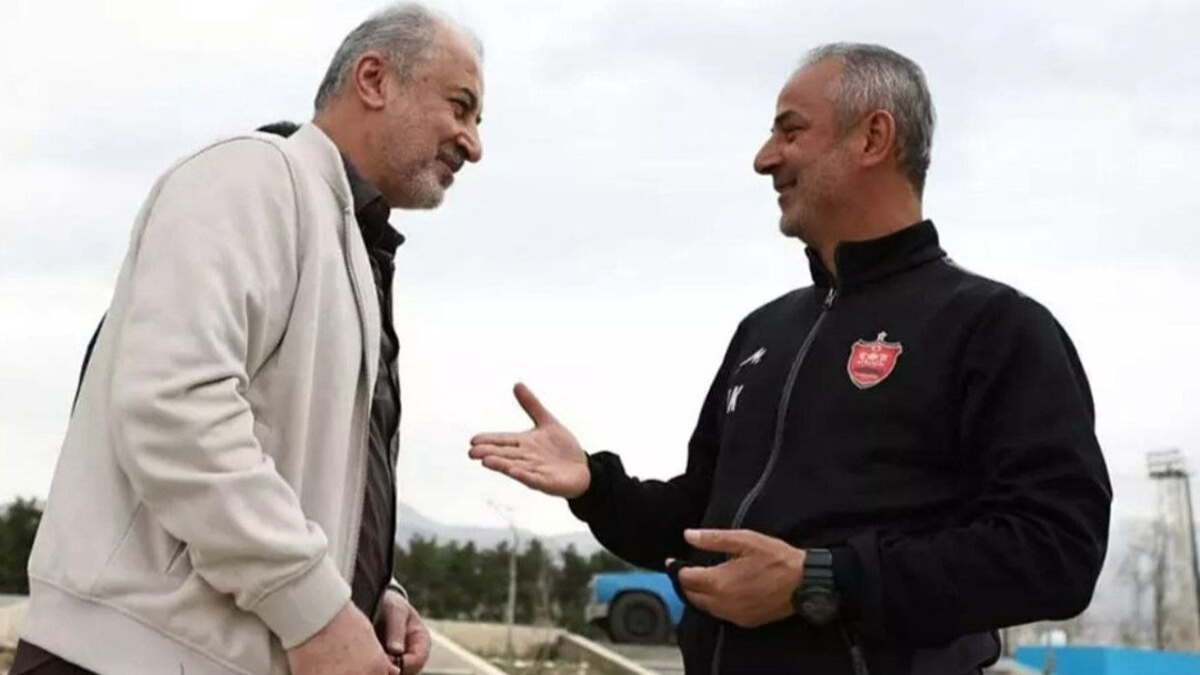 سرمربی پرسپولیس و بمب نقل و انتقالات