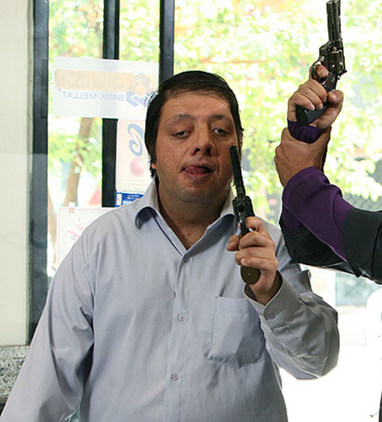 فرشاد حسینی موحد دار فانی را وداع گفت