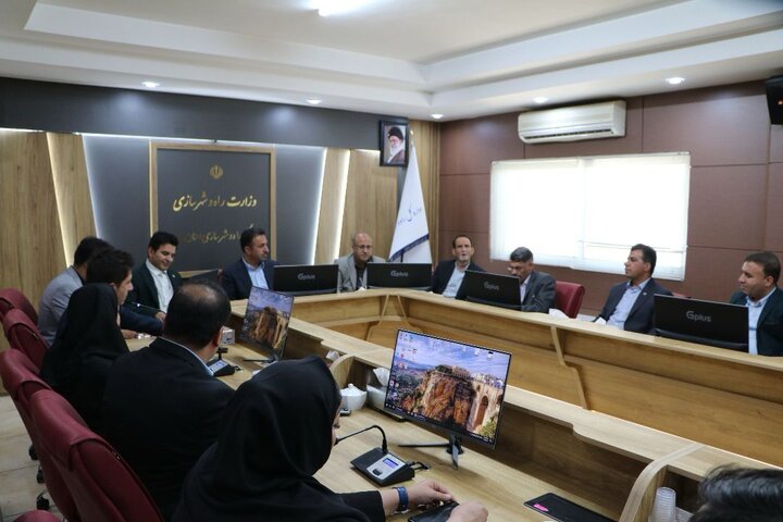 نشست راه و شهرسازی و نظام مهندسی فارس؛ گام مشترک برای کیفیت و ایمنی ساختمان‌ها
