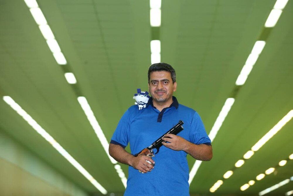 اهدای مدال قهرمان المپیک به مجری شجاع صداوسیما