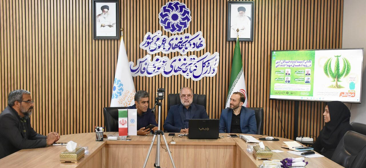 از مسئولیتهای ادبیات متعهد، آگاهی بخشی است